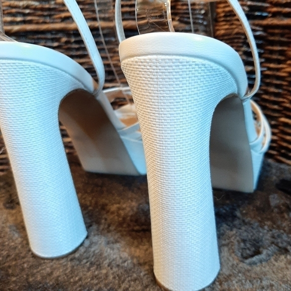 Steve Madden Women's 9.5 White Mips Strappy Platform Dress Sandals 90s Y2K Heels - Picture 8 of 10